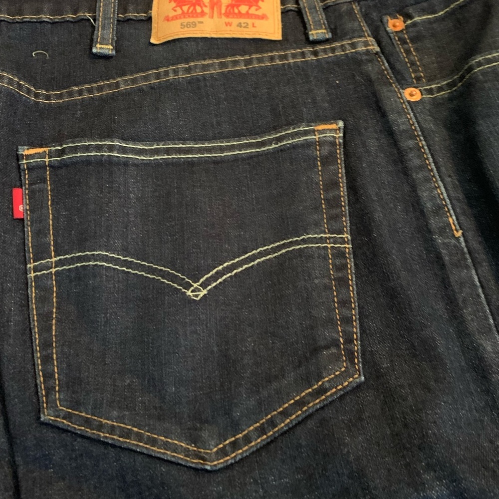 42 waistband Levi shorts